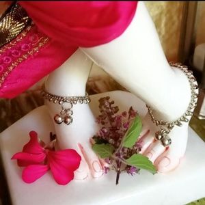 Meet your Posher, Laxmi